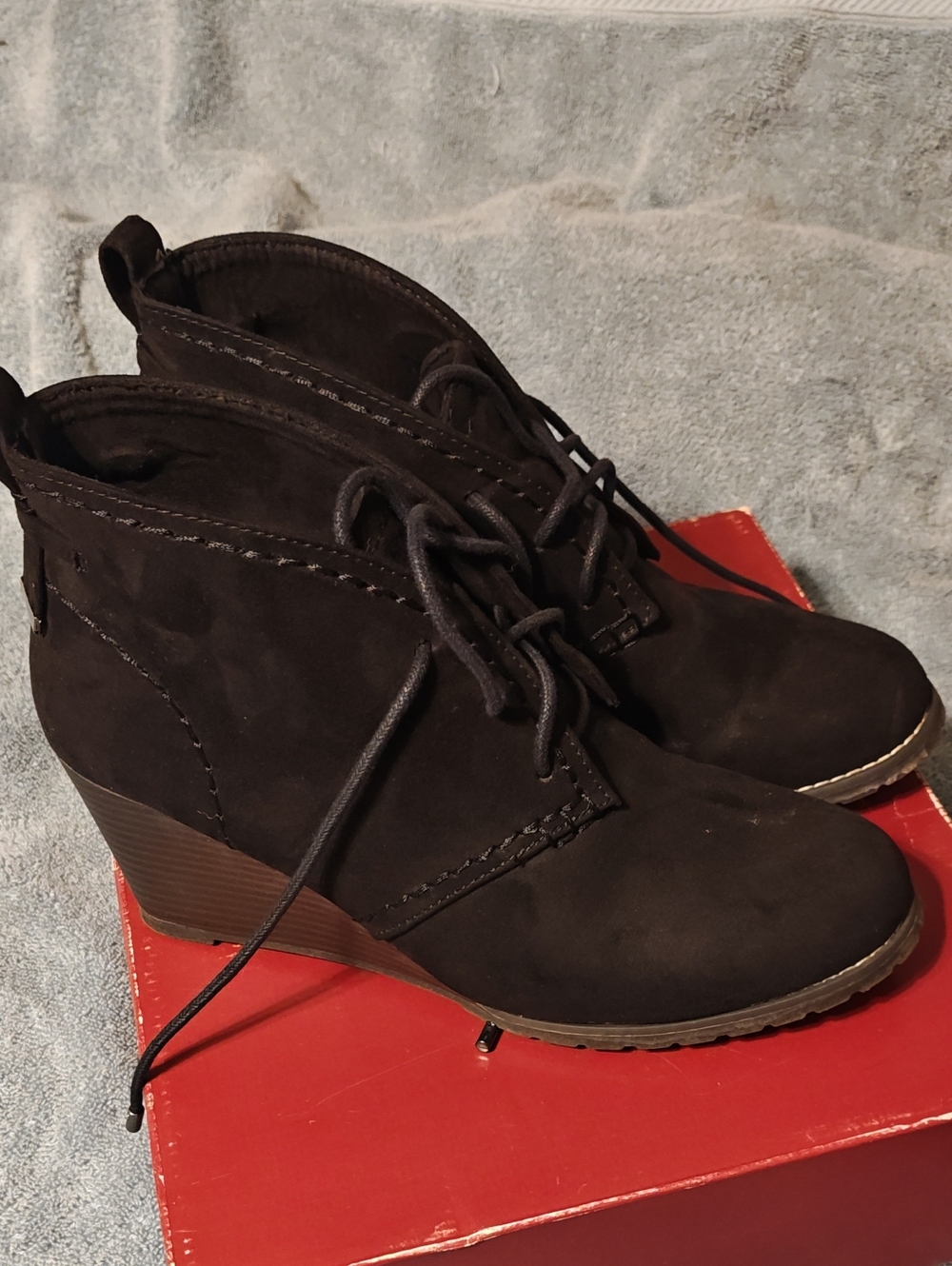 SO Black Suede Lace-Up Wedge Ankle Boots Sz 10